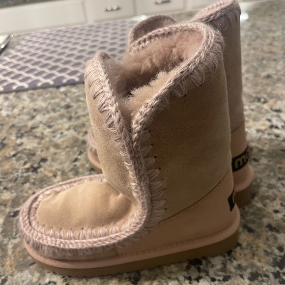 Mou Shearling Tan Boots - Picture 4 of 5
